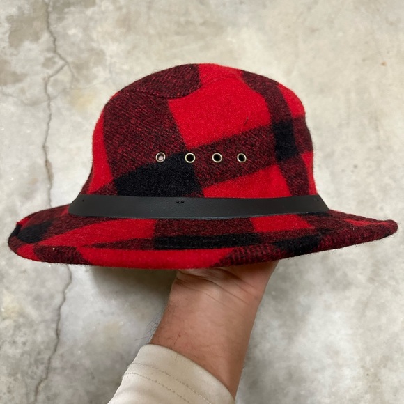 NWT Filson Wool Packer Hat Mackinaw Made in USA Buffalo Plaid Red Black Mens - Picture 2 of 3